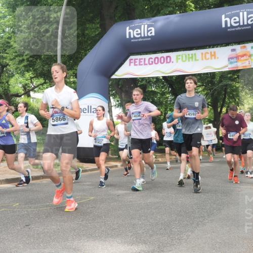 29.06.2025 - hella hamburg halbmarathon KatJ http://msf.ph/oto/8429054 29.06.2025 10:41:02 Zwischen KM18-KM19 1030, 1482, 1727, 1870, 2070, 2346, 2884, 2910, 3103, 3310, 5866, 6942, 6994, 7147, 7864, 8487 meine-sportfotos.de