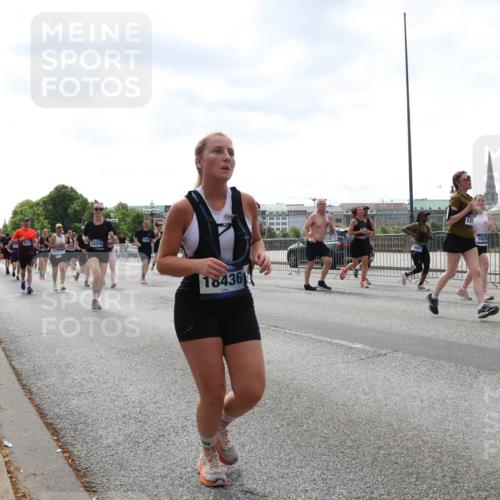 29.06.2025 - hella hamburg halbmarathon Lena Gebhardt http://msf.ph/oto/8429083 29.06.2025 10:43:51 Lombardsbrücke 18318, 18436, 1023, 1026, 1095, 1306, 1310, 1400, 1459, 1802, 1804, 2073, 2186, 2692, 2733, 3288, 3390, 3596, 3597, 4367, 4627, 4636, 4866, 4898, 5001, 5127, 5192, 5201, 5214, 5293, 5370, 5890, 5902, 5905, 6012, 6036, 6096, 6226, 6334, 6440, 6895, 6931, 6971, 6973, 7197, 7205, 7206, 7326, 7489, 7504, 7610, 7926, 8000, 8058, 8135, 8233, 8408, 8504, 8591, 8870, 8957, 9073, 9639, 9641, 9704, 9831, 9879, 10083, 10097, 10200, 10202 meine-sportfotos.de