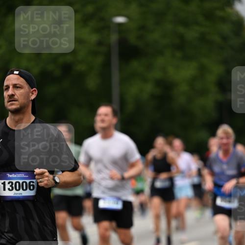 29.06.2025 - hella hamburg halbmarathon Dr. Thomas Lammeyer http://msf.ph/oto/8429088 29.06.2025 10:51:29 Kennedybrücke 1004, 1371, 1375, 1555, 1593, 1608, 1837, 1961, 1999, 2162, 2327, 2537, 2556, 2981, 3277, 3339, 3406, 3407, 3823, 4325, 4483, 5697, 5895, 6485, 6740, 6995, 7268, 7364, 7368, 7374, 7430, 7431, 7827, 7960, 8131, 8541, 8967, 9092, 9557, 10511, 10514, 10515, 10591, 11160, 11378 meine-sportfotos.de