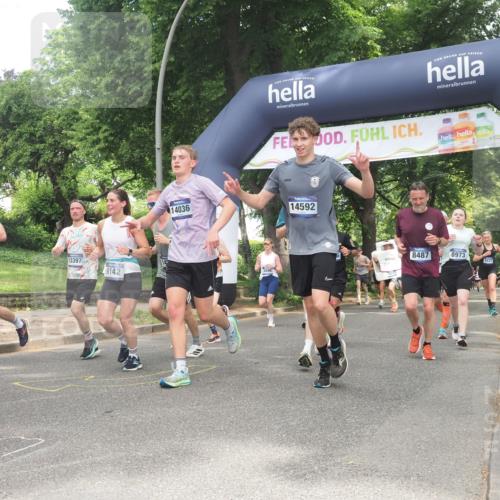 29.06.2025 - hella hamburg halbmarathon KatJ http://msf.ph/oto/8429093 29.06.2025 10:41:03 Zwischen KM18-KM19 1030, 1482, 1727, 1870, 2070, 2346, 2910, 3310, 5259, 5866, 6942, 7864, 8487 meine-sportfotos.de