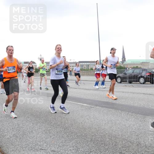 29.06.2025 - hella hamburg halbmarathon Lena Gebhardt http://msf.ph/oto/8429100 29.06.2025 10:54:00 Lombardsbrücke 5964, 7614, 1744, 17, 6039, 9572, 18365, 5856, 3310, 2079, 1017, 1263, 1687, 1744, 1753, 1762, 1779, 1789, 2079, 2372, 2429, 2600, 2761, 2854, 3055, 3079, 3187, 3188, 3249, 3465, 3467, 3557, 4323, 4595, 4685, 4801, 4838, 5157, 5430, 5514, 5804, 5817, 5856, 5857, 5898, 5964, 6039, 6192, 6273, 6306, 6468, 6583, 6913, 6987, 6988, 6996, 7039, 7498, 7537, 7611, 7614, 7874, 7890, 7946, 8867, 8924, 9077, 9138, 9203, 9503, 9531, 9572, 9771, 10207, 11390, 11785 meine-sportfotos.de