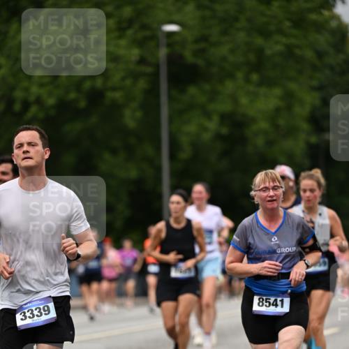 29.06.2025 - hella hamburg halbmarathon Dr. Thomas Lammeyer http://msf.ph/oto/8429154 29.06.2025 10:51:31 Kennedybrücke 1371, 1375, 1555, 1593, 1608, 1837, 1961, 1999, 2162, 2327, 2537, 2556, 2981, 3277, 3339, 3406, 3407, 3823, 4325, 5697, 5895, 6485, 6740, 6995, 7364, 7368, 7430, 7431, 7827, 7960, 8131, 8541, 8967, 9092, 9557, 9743, 10511, 10514, 10515, 10591, 11160, 11378 meine-sportfotos.de