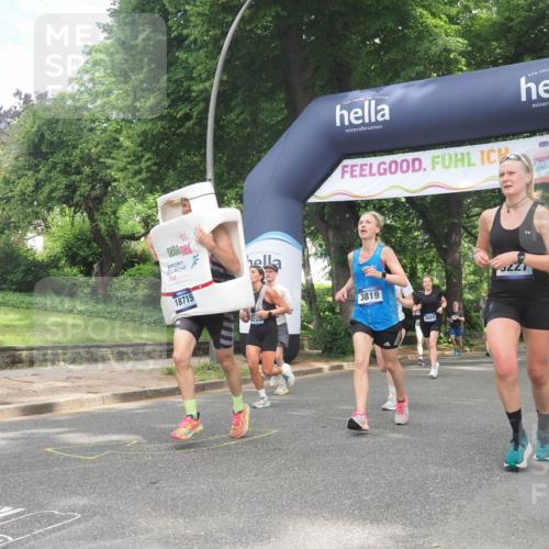 29.06.2025 - hella hamburg halbmarathon KatJ http://msf.ph/oto/8429162 29.06.2025 10:41:07 Zwischen KM18-KM19 1030, 1482, 1870, 2346, 2518, 2910, 3059, 3096, 3819, 5259, 5866, 6294, 6629, 7864, 8487 meine-sportfotos.de