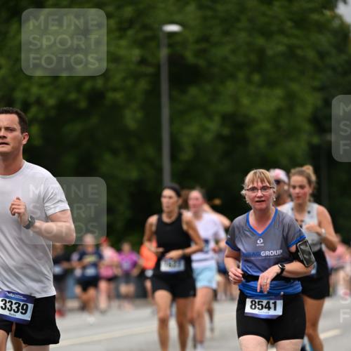 29.06.2025 - hella hamburg halbmarathon Dr. Thomas Lammeyer http://msf.ph/oto/8429163 29.06.2025 10:51:31 Kennedybrücke 1371, 1375, 1555, 1593, 1608, 1837, 1961, 1999, 2162, 2327, 2537, 2556, 2981, 3277, 3339, 3406, 3407, 3823, 4325, 5697, 5895, 6485, 6740, 6995, 7364, 7368, 7430, 7431, 7827, 7960, 8131, 8541, 8967, 9092, 9557, 9743, 10511, 10514, 10515, 10591, 11160, 11378 meine-sportfotos.de