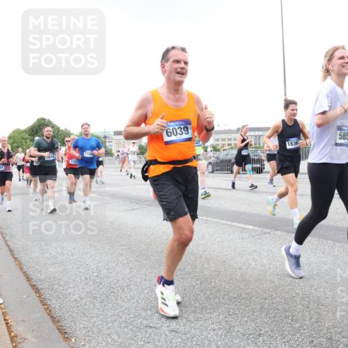 29.06.2025 - hella hamburg halbmarathon Lena Gebhardt http://msf.ph/oto/8429180 29.06.2025 10:54:01 Lombardsbrücke 7614, 1744, 6039, 687, 18365, 3316, 5856, 1017, 1263, 1687, 1744, 1753, 1762, 1779, 1789, 2079, 2372, 2429, 2600, 2761, 2854, 3055, 3079, 3187, 3188, 3249, 3465, 3467, 3557, 4323, 4685, 4801, 4838, 5157, 5430, 5514, 5804, 5817, 5856, 5857, 5898, 5964, 6039, 6192, 6273, 6306, 6468, 6583, 6913, 6987, 6988, 6996, 7039, 7498, 7537, 7614, 7874, 7890, 7946, 8867, 8924, 9077, 9138, 9203, 9503, 9531, 9572, 9771, 10207, 11354, 11390, 11785 meine-sportfotos.de