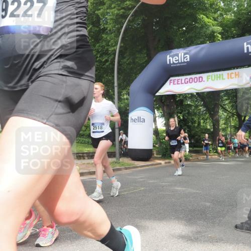 29.06.2025 - hella hamburg halbmarathon KatJ http://msf.ph/oto/8429224 29.06.2025 10:41:08 Zwischen KM18-KM19 1482, 1870, 2346, 2518, 3059, 3096, 3819, 5259, 5866, 6294, 6629, 8487 meine-sportfotos.de