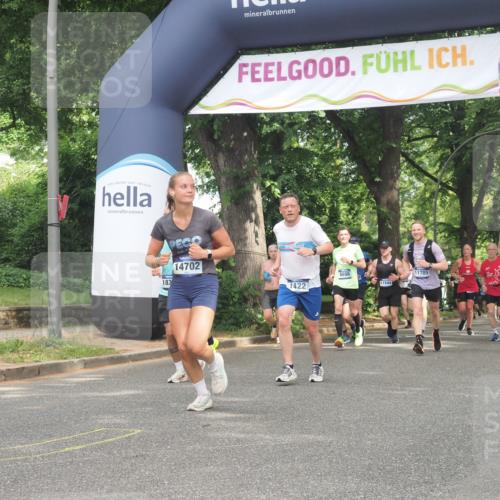 29.06.2025 - hella hamburg halbmarathon KatJ http://msf.ph/oto/8429261 29.06.2025 10:41:13 Zwischen KM18-KM19 1422, 1442, 2518, 3059, 6294, 6374, 6629 meine-sportfotos.de