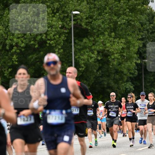 29.06.2025 - hella hamburg halbmarathon Dr. Thomas Lammeyer http://msf.ph/oto/8429307 29.06.2025 10:51:34 Kennedybrücke 1371, 1555, 1593, 1608, 1837, 1961, 2162, 2327, 2500, 2537, 2556, 2981, 3277, 3339, 3406, 3407, 3823, 4325, 4342, 5697, 5700, 5895, 6485, 6740, 6995, 7430, 7431, 7827, 7960, 8131, 8541, 8967, 9092, 9557, 9743, 10511, 10514, 10515, 10591, 11160, 11378 meine-sportfotos.de