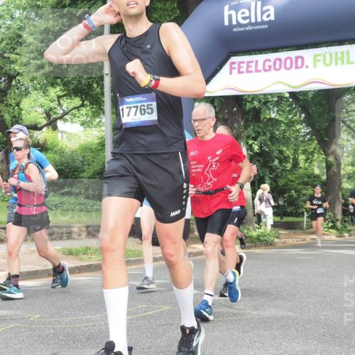 29.06.2025 - hella hamburg halbmarathon KatJ http://msf.ph/oto/8429381 29.06.2025 10:41:17 Zwischen KM18-KM19 1422, 1442, 2630, 4587, 6374, 6938, 8698 meine-sportfotos.de