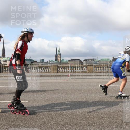 29.06.2025 - hella hamburg halbmarathon Lena Gebhardt http://msf.ph/oto/8429407 29.06.2025 08:59:43 Lombardsbrücke 501, 550, 549, 20470 meine-sportfotos.de