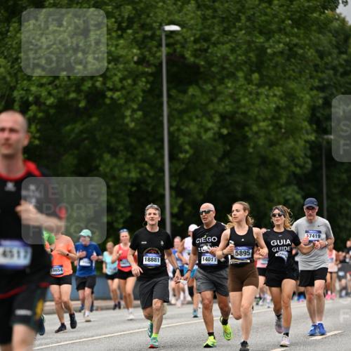 29.06.2025 - hella hamburg halbmarathon Dr. Thomas Lammeyer http://msf.ph/oto/8429413 29.06.2025 10:51:36 Kennedybrücke 1555, 1593, 1608, 1961, 2162, 2327, 2500, 2537, 2556, 2981, 3277, 3339, 3406, 3407, 3823, 4325, 4342, 5697, 5700, 5895, 6740, 6995, 7827, 7960, 8131, 8541, 8967, 9092, 9557, 9743, 10511, 10514, 10515, 10591, 11160, 11378 meine-sportfotos.de