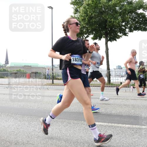 29.06.2025 - hella hamburg halbmarathon Lena Gebhardt http://msf.ph/oto/8429415 29.06.2025 10:43:54 Lombardsbrücke 15294, 18318, 35201, 152, 100, 1023, 1026, 1095, 1306, 1310, 1400, 1459, 1802, 1804, 2073, 2186, 2692, 2733, 3065, 3288, 3390, 3596, 3597, 4627, 4636, 4866, 4898, 5001, 5127, 5192, 5201, 5214, 5293, 5370, 5730, 5890, 5902, 5905, 6012, 6036, 6096, 6226, 6334, 6895, 6931, 6971, 6973, 7197, 7205, 7206, 7326, 7489, 7504, 7610, 7818, 7926, 8000, 8058, 8233, 8504, 8591, 8763, 8870, 8957, 9073, 9704, 9831, 9879, 10083, 10097, 10200, 10202 meine-sportfotos.de