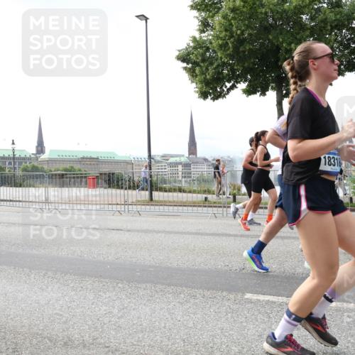 29.06.2025 - hella hamburg halbmarathon Lena Gebhardt http://msf.ph/oto/8429436 29.06.2025 10:43:55 Lombardsbrücke 704, 18318, 100, 1023, 1026, 1095, 1306, 1310, 1400, 1459, 1802, 1804, 2073, 2186, 2692, 2733, 3065, 3288, 3390, 3596, 3597, 4627, 4636, 4866, 4898, 5001, 5127, 5192, 5201, 5214, 5293, 5370, 5730, 5731, 5890, 5902, 5905, 6012, 6036, 6096, 6226, 6334, 6895, 6931, 6971, 6973, 7197, 7205, 7206, 7326, 7489, 7504, 7610, 7818, 7926, 8000, 8058, 8233, 8504, 8591, 8763, 8870, 8957, 9073, 9704, 9831, 9879, 10083, 10097, 10200, 10202 meine-sportfotos.de