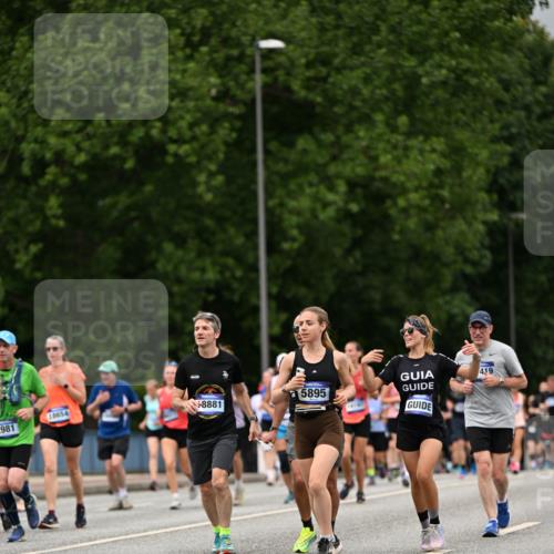 29.06.2025 - hella hamburg halbmarathon Dr. Thomas Lammeyer http://msf.ph/oto/8429442 29.06.2025 10:51:36 Kennedybrücke 1555, 1593, 1608, 1961, 2162, 2327, 2500, 2537, 2556, 2981, 3277, 3339, 3406, 3407, 3823, 4325, 4342, 5697, 5700, 5895, 6740, 6995, 7827, 7960, 8131, 8541, 8967, 9092, 9557, 9743, 10511, 10514, 10515, 10591, 11160, 11378 meine-sportfotos.de