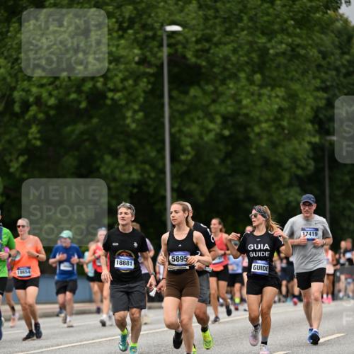 29.06.2025 - hella hamburg halbmarathon Dr. Thomas Lammeyer http://msf.ph/oto/8429457 29.06.2025 10:51:36 Kennedybrücke 1555, 1593, 1608, 1961, 2162, 2327, 2500, 2537, 2556, 2981, 3277, 3339, 3406, 3407, 3823, 4325, 4342, 5697, 5700, 5895, 6740, 6995, 7827, 7960, 8131, 8541, 8967, 9092, 9557, 9743, 10511, 10514, 10515, 10591, 11160, 11378 meine-sportfotos.de