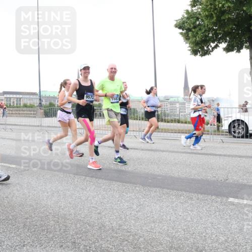 29.06.2025 - hella hamburg halbmarathon Lena Gebhardt http://msf.ph/oto/8429463 29.06.2025 10:54:03 Lombardsbrücke 9572, 17309, 1687, 11390, 1017, 1263, 1687, 1744, 1753, 1762, 1779, 1789, 1822, 2079, 2372, 2600, 2761, 2854, 3055, 3079, 3187, 3188, 3249, 3364, 3465, 3467, 3557, 4323, 4685, 4801, 4838, 5157, 5309, 5430, 5514, 5804, 5817, 5856, 5857, 5898, 5964, 6039, 6192, 6273, 6306, 6468, 6583, 6913, 6987, 6988, 6996, 7039, 7498, 7537, 7614, 7670, 7874, 7890, 7946, 8867, 8924, 9138, 9203, 9503, 9531, 9572, 9771, 10207, 11354, 11390, 11785 meine-sportfotos.de