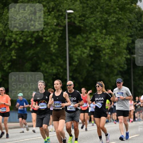 29.06.2025 - hella hamburg halbmarathon Dr. Thomas Lammeyer http://msf.ph/oto/8429479 29.06.2025 10:51:37 Kennedybrücke 1555, 1593, 1608, 2162, 2327, 2500, 2537, 2556, 2981, 3277, 3339, 3406, 3407, 3823, 4325, 4342, 5697, 5700, 5895, 6740, 6995, 7827, 7960, 8131, 8541, 8967, 9092, 9557, 9743, 10511, 10514, 10515, 10591, 11160, 11378 meine-sportfotos.de