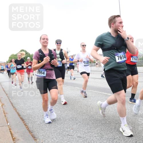 29.06.2025 - hella hamburg halbmarathon Lena Gebhardt http://msf.ph/oto/8429534 29.06.2025 10:54:03 Lombardsbrücke 9503, 2372, 5964, 17, 13350, 7614, 1744, 1730, 1017, 1263, 1687, 1744, 1753, 1762, 1779, 1789, 1822, 2079, 2372, 2600, 2761, 2854, 3055, 3079, 3187, 3188, 3249, 3364, 3465, 3467, 3557, 4323, 4685, 4801, 4838, 5157, 5309, 5430, 5514, 5804, 5817, 5856, 5857, 5898, 5964, 6039, 6192, 6273, 6306, 6468, 6583, 6913, 6987, 6988, 6996, 7039, 7498, 7537, 7614, 7670, 7874, 7890, 7946, 8867, 8924, 9138, 9203, 9503, 9531, 9572, 9771, 10207, 11354, 11390, 11785 meine-sportfotos.de