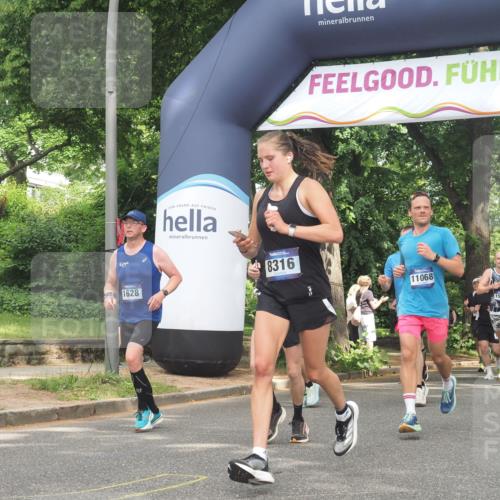 29.06.2025 - hella hamburg halbmarathon KatJ http://msf.ph/oto/8429550 29.06.2025 10:41:23 Zwischen KM18-KM19 1496, 1628, 2630, 6938, 7395, 8316, 8698 meine-sportfotos.de