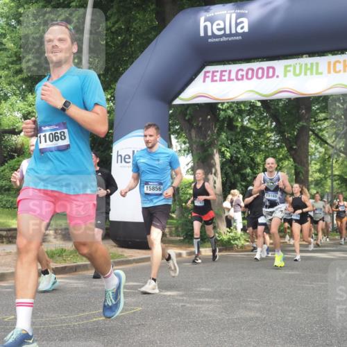 29.06.2025 - hella hamburg halbmarathon KatJ http://msf.ph/oto/8429601 29.06.2025 10:41:25 Zwischen KM18-KM19 1496, 1628, 2561, 7395, 8316 meine-sportfotos.de