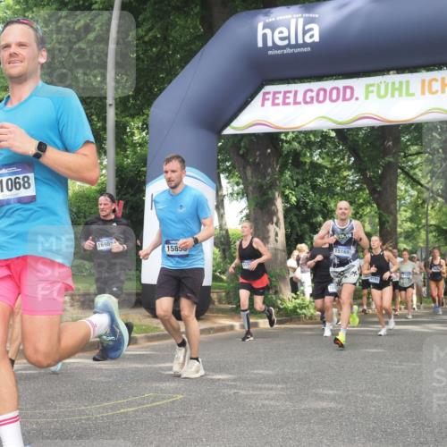 29.06.2025 - hella hamburg halbmarathon KatJ http://msf.ph/oto/8429606 29.06.2025 10:41:25 Zwischen KM18-KM19 1496, 1628, 2561, 7395, 8316 meine-sportfotos.de