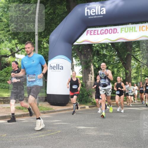 29.06.2025 - hella hamburg halbmarathon KatJ http://msf.ph/oto/8429624 29.06.2025 10:41:25 Zwischen KM18-KM19 1496, 1628, 2561, 7395, 8316 meine-sportfotos.de