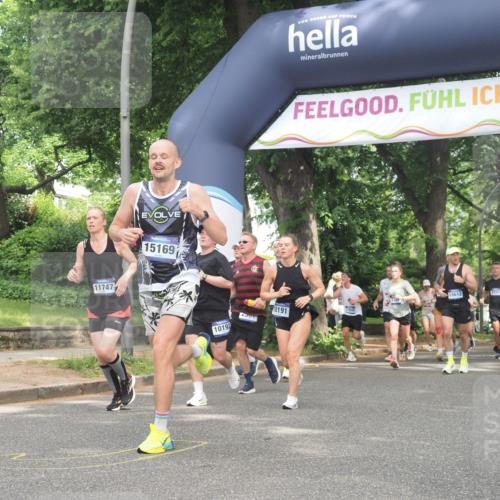 29.06.2025 - hella hamburg halbmarathon KatJ http://msf.ph/oto/8429677 29.06.2025 10:41:27 Zwischen KM18-KM19 1496, 1628, 2561, 7129, 7395, 8316 meine-sportfotos.de