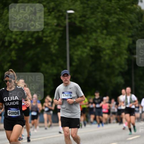29.06.2025 - hella hamburg halbmarathon Dr. Thomas Lammeyer http://msf.ph/oto/8429680 29.06.2025 10:51:40 Kennedybrücke 1555, 1593, 2162, 2211, 2500, 2537, 2556, 2981, 3277, 3339, 3406, 3407, 3823, 4325, 4342, 5700, 5895, 6740, 6995, 7827, 7960, 8131, 8541, 9092, 9557, 9743, 9758, 10511, 10591, 11378 meine-sportfotos.de