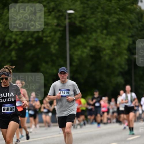 29.06.2025 - hella hamburg halbmarathon Dr. Thomas Lammeyer http://msf.ph/oto/8429687 29.06.2025 10:51:41 Kennedybrücke 1555, 1593, 2162, 2211, 2500, 2537, 2556, 2981, 3277, 3339, 3406, 3407, 3823, 4325, 4342, 5700, 5895, 6995, 7827, 7960, 8131, 8541, 9092, 9557, 9743, 9758, 10511, 10591, 11378 meine-sportfotos.de