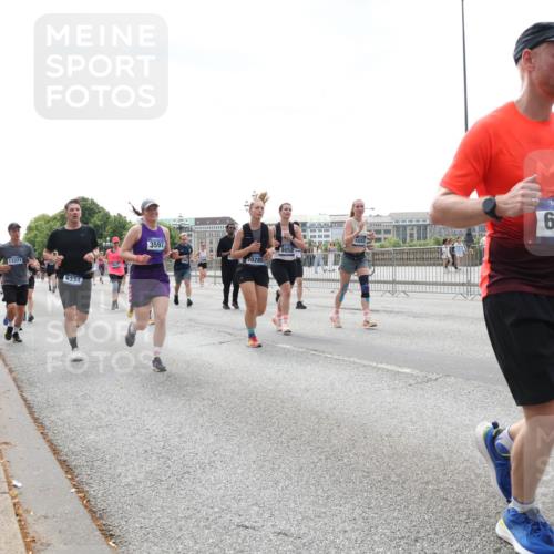 29.06.2025 - hella hamburg halbmarathon Lena Gebhardt http://msf.ph/oto/8429712 29.06.2025 10:43:57 Lombardsbrücke 13371, 6334, 3597, 0285, 6973, 1023, 1026, 1095, 1306, 1310, 1400, 1459, 1802, 1804, 2073, 2186, 2692, 2733, 3065, 3288, 3390, 3596, 3597, 4627, 4636, 4866, 4898, 5001, 5127, 5192, 5201, 5214, 5293, 5370, 5730, 5731, 5890, 5902, 5905, 6036, 6096, 6226, 6334, 6895, 6931, 6971, 6973, 7197, 7205, 7206, 7326, 7489, 7504, 7610, 7818, 8000, 8058, 8233, 8504, 8591, 8763, 8870, 8957, 9073, 9704, 9831, 9879, 10083, 10097, 10200, 10202, 11955 meine-sportfotos.de