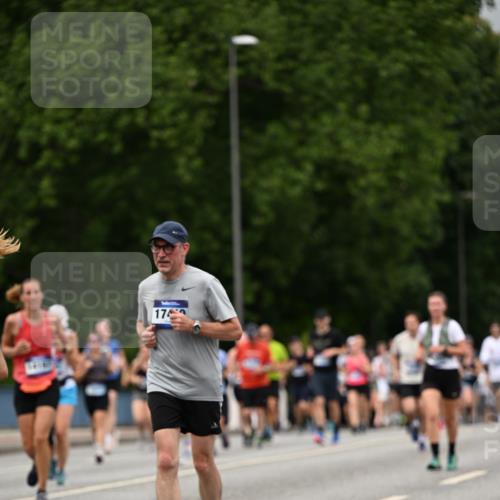 29.06.2025 - hella hamburg halbmarathon Dr. Thomas Lammeyer http://msf.ph/oto/8429718 29.06.2025 10:51:41 Kennedybrücke 1555, 1593, 2162, 2211, 2500, 2537, 2556, 2981, 3277, 3339, 3406, 3407, 3823, 4325, 4342, 5700, 5895, 6995, 7827, 7960, 8131, 8541, 9092, 9557, 9743, 9758, 10511, 10591, 11378 meine-sportfotos.de