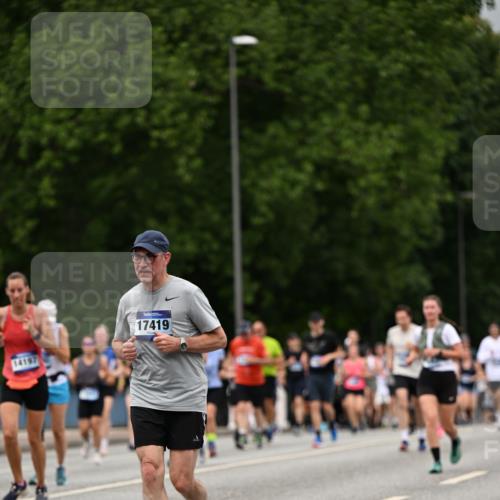 29.06.2025 - hella hamburg halbmarathon Dr. Thomas Lammeyer http://msf.ph/oto/8429728 29.06.2025 10:51:41 Kennedybrücke 1555, 1593, 2162, 2211, 2500, 2537, 2556, 2981, 3277, 3339, 3406, 3407, 3823, 4325, 4342, 5700, 5895, 6995, 7827, 7960, 8131, 8541, 9092, 9557, 9743, 9758, 10511, 10591, 11378 meine-sportfotos.de