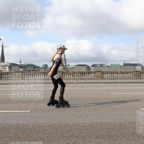 29.06.2025 - hella hamburg halbmarathon Lena Gebhardt http://msf.ph/oto/8429732 29.06.2025 08:59:44 Lombardsbrücke 502, 20501, 501 meine-sportfotos.de