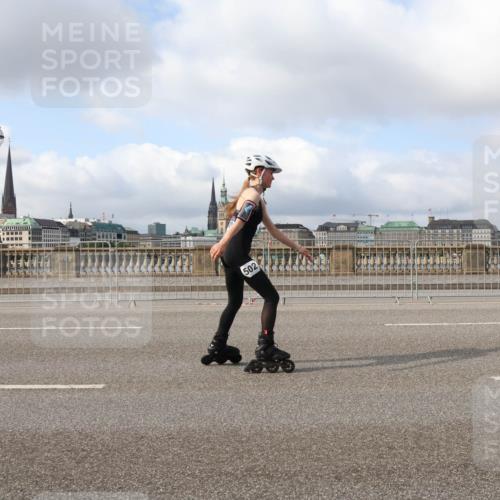 29.06.2025 - hella hamburg halbmarathon Lena Gebhardt http://msf.ph/oto/8429745 29.06.2025 08:59:44 Lombardsbrücke 502, 20501, 501 meine-sportfotos.de