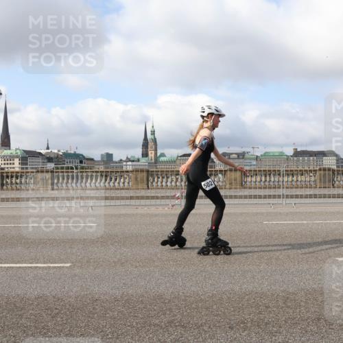 29.06.2025 - hella hamburg halbmarathon Lena Gebhardt http://msf.ph/oto/8429757 29.06.2025 08:59:44 Lombardsbrücke 502 meine-sportfotos.de