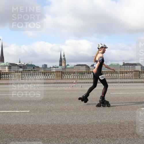 29.06.2025 - hella hamburg halbmarathon Lena Gebhardt http://msf.ph/oto/8429773 29.06.2025 08:59:44 Lombardsbrücke 502 meine-sportfotos.de