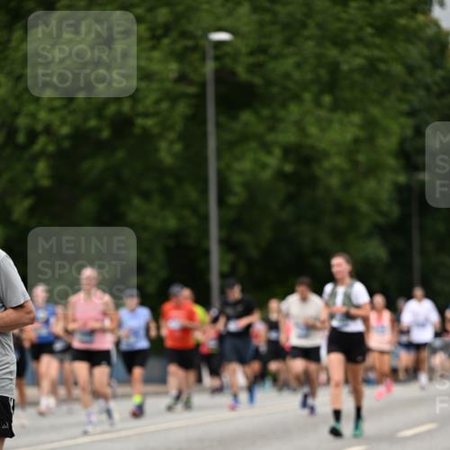 29.06.2025 - hella hamburg halbmarathon Dr. Thomas Lammeyer http://msf.ph/oto/8429804 29.06.2025 10:51:43 Kennedybrücke 1555, 1593, 1618, 2162, 2211, 2500, 2556, 2981, 3277, 3339, 3823, 4325, 4342, 5700, 5895, 6995, 7240, 7827, 7960, 8131, 8541, 9092, 9743, 9758, 10511, 11276, 11378 meine-sportfotos.de