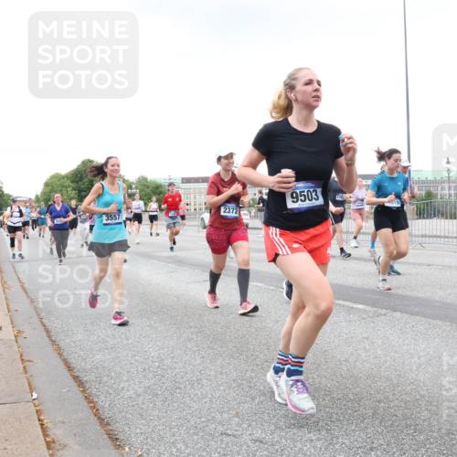 29.06.2025 - hella hamburg halbmarathon Lena Gebhardt http://msf.ph/oto/8429858 29.06.2025 10:54:06 Lombardsbrücke 30, 3557, 2372, 9503, 176, 019, 1017, 1263, 1687, 1744, 1753, 1762, 1779, 1789, 1822, 2079, 2372, 2600, 2761, 2854, 3055, 3079, 3187, 3188, 3249, 3364, 3465, 3467, 3557, 4323, 4685, 4720, 4801, 4838, 5157, 5309, 5430, 5514, 5804, 5817, 5856, 5898, 5964, 6039, 6192, 6273, 6468, 6583, 6913, 6987, 6988, 7039, 7498, 7614, 7670, 7874, 7946, 8801, 8803, 8867, 8924, 9138, 9203, 9503, 9531, 9572, 9771, 10207, 11354, 11390, 11785 meine-sportfotos.de