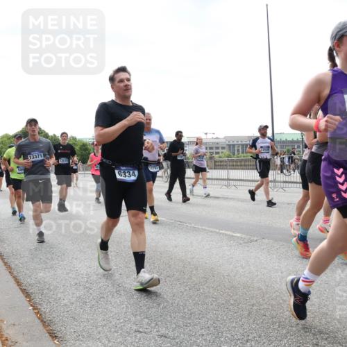 29.06.2025 - hella hamburg halbmarathon Lena Gebhardt http://msf.ph/oto/8429860 29.06.2025 10:43:59 Lombardsbrücke 7489, 589, 13371, 12518, 6334, 12792, 183, 12520, 3597, 355, 1023, 1026, 1095, 1306, 1310, 1400, 1459, 1802, 1804, 2073, 2186, 2692, 2733, 3065, 3288, 3390, 3596, 3597, 4627, 4636, 4866, 4898, 5001, 5127, 5192, 5201, 5214, 5293, 5730, 5731, 5890, 5902, 5905, 6036, 6096, 6226, 6334, 6895, 6931, 6971, 6973, 7197, 7205, 7206, 7326, 7489, 7504, 7610, 7818, 8000, 8058, 8233, 8504, 8591, 8763, 8870, 8957, 9073, 9510, 9704, 9831, 9879, 10083, 10097, 10200, 10202, 10223, 11955 meine-sportfotos.de