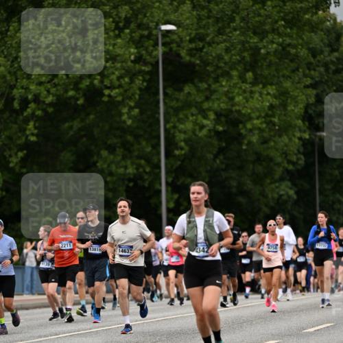 29.06.2025 - hella hamburg halbmarathon Dr. Thomas Lammeyer http://msf.ph/oto/8429911 29.06.2025 10:51:45 Kennedybrücke 1555, 1593, 1618, 2211, 2491, 2500, 2556, 2981, 3277, 3823, 4325, 4342, 5700, 5895, 7240, 7827, 8131, 8541, 9092, 9743, 9758, 10511, 11276, 11378 meine-sportfotos.de