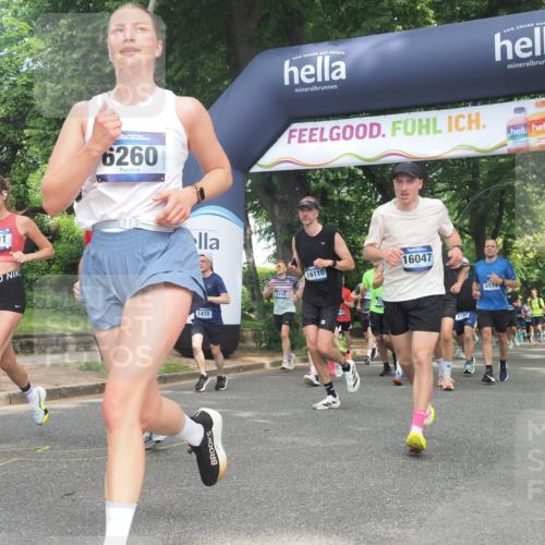 29.06.2025 - hella hamburg halbmarathon KatJ http://msf.ph/oto/8429925 29.06.2025 10:41:35 Zwischen KM18-KM19 1410, 2354, 3791, 3945, 4419, 4903, 6260, 7973, 8285, 8394, 8449, 8514 meine-sportfotos.de