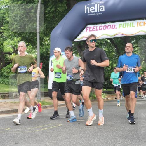 29.06.2025 - hella hamburg halbmarathon KatJ http://msf.ph/oto/8429984 29.06.2025 10:41:37 Zwischen KM18-KM19 1410, 2354, 3791, 3945, 4419, 4903, 5319, 6260, 7973, 8394, 8514 meine-sportfotos.de