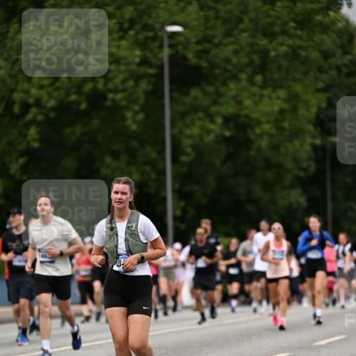 29.06.2025 - hella hamburg halbmarathon Dr. Thomas Lammeyer http://msf.ph/oto/8429988 29.06.2025 10:51:47 Kennedybrücke 1073, 1555, 1593, 1618, 2211, 2320, 2491, 2500, 2556, 2981, 3277, 3823, 4342, 5700, 5895, 7240, 7827, 8105, 8158, 9092, 9743, 9758, 10511, 11276, 11378 meine-sportfotos.de