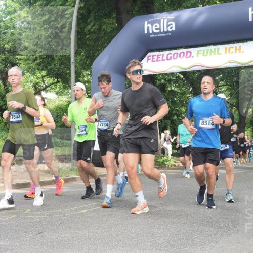 29.06.2025 - hella hamburg halbmarathon KatJ http://msf.ph/oto/8429993 29.06.2025 10:41:37 Zwischen KM18-KM19 1410, 2354, 3791, 3945, 4419, 4903, 5319, 6260, 7973, 8394, 8514 meine-sportfotos.de
