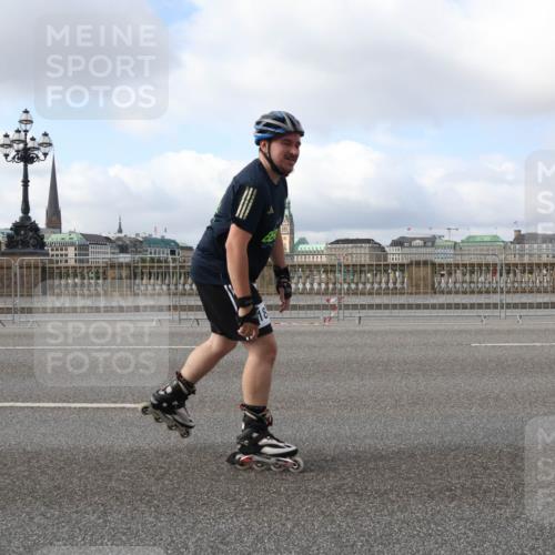 29.06.2025 - hella hamburg halbmarathon Lena Gebhardt http://msf.ph/oto/8430029 29.06.2025 08:59:57 Lombardsbrücke  meine-sportfotos.de