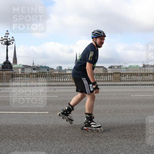29.06.2025 - hella hamburg halbmarathon Lena Gebhardt http://msf.ph/oto/8430066 29.06.2025 08:59:57 Lombardsbrücke  meine-sportfotos.de