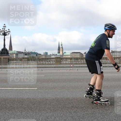 29.06.2025 - hella hamburg halbmarathon Lena Gebhardt http://msf.ph/oto/8430112 29.06.2025 08:59:58 Lombardsbrücke  meine-sportfotos.de
