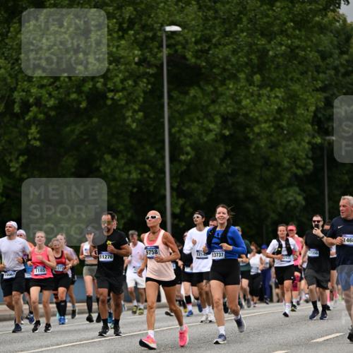 29.06.2025 - hella hamburg halbmarathon Dr. Thomas Lammeyer http://msf.ph/oto/8430154 29.06.2025 10:51:50 Kennedybrücke 1073, 1555, 1593, 1618, 2211, 2320, 2491, 2500, 2981, 4342, 5700, 5895, 7240, 8105, 8158, 9092, 9743, 9758, 10511, 10903, 11276, 11378 meine-sportfotos.de