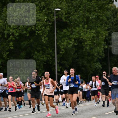 29.06.2025 - hella hamburg halbmarathon Dr. Thomas Lammeyer http://msf.ph/oto/8430159 29.06.2025 10:51:50 Kennedybrücke 1073, 1555, 1593, 1618, 2211, 2320, 2491, 2500, 2981, 4342, 5700, 5895, 7240, 8105, 8158, 9092, 9743, 9758, 10511, 10903, 11276, 11378 meine-sportfotos.de