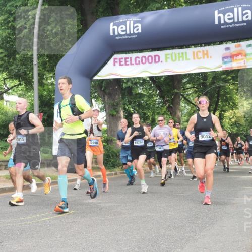29.06.2025 - hella hamburg halbmarathon KatJ http://msf.ph/oto/8430163 29.06.2025 10:41:43 Zwischen KM18-KM19 1327, 1815, 2119, 2354, 3041, 4903, 5319, 8394, 8514 meine-sportfotos.de